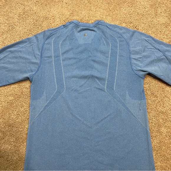 Men’s Lululemon Long Sleeve Shirt Size Small - Picture 8 of 9